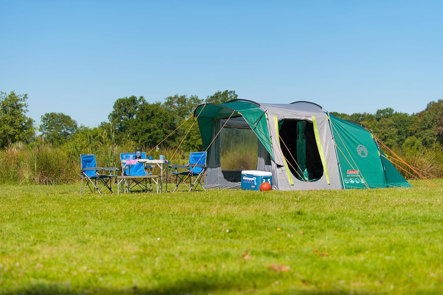 Coleman Oak Canyon 4 BlackOut Tent | 4 Man Family Tunnel Tent with 2 Special Darkened Bedrooms and Living area | 4 Person Camping Tent | 4500mm Waterproof | Sewn-in Groundsheet - Image 9